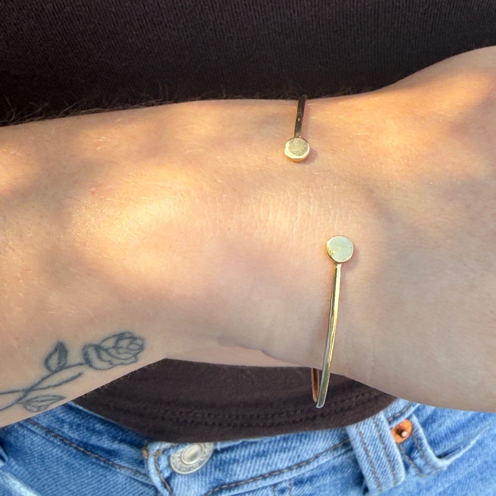 Bony Levy 14K hinged open bangle